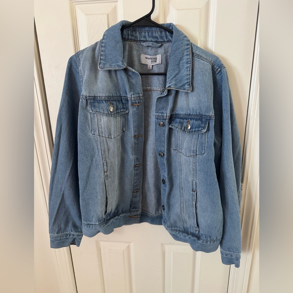 Working Title Denim Jacket Women’s Large Light Wash Classic Button Front